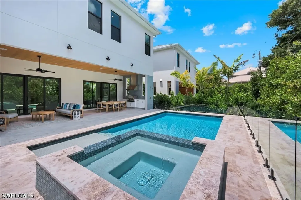 513 92nd Avenue N Naples FL 34108