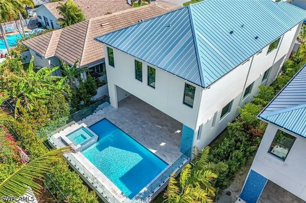 513 92nd Avenue N Naples FL 34108