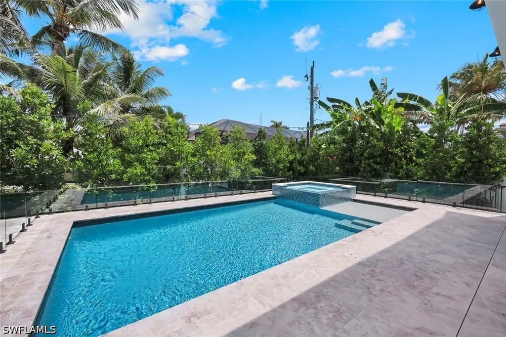 513 92nd Avenue N Naples FL 34108