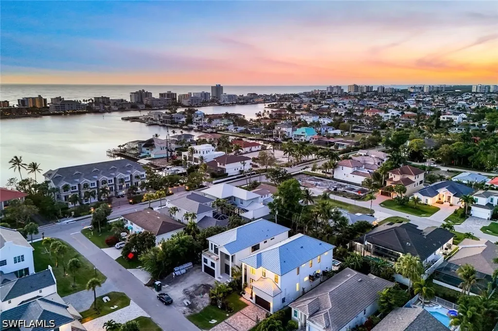 513 92nd Avenue N Naples FL 34108