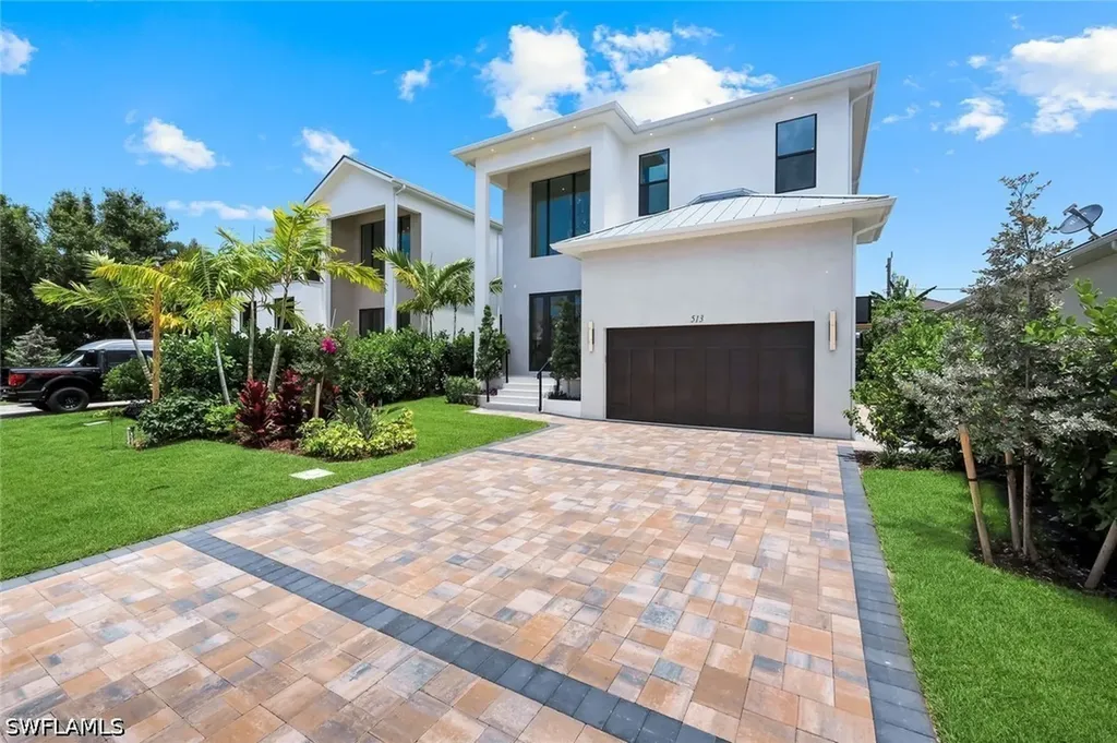 513 92nd Avenue N Naples FL 34108