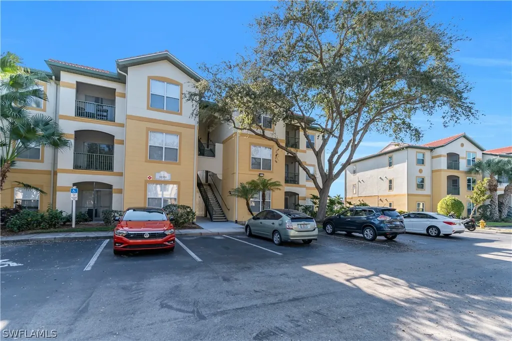 11550 Villa Grand Fort Myers FL 33913
