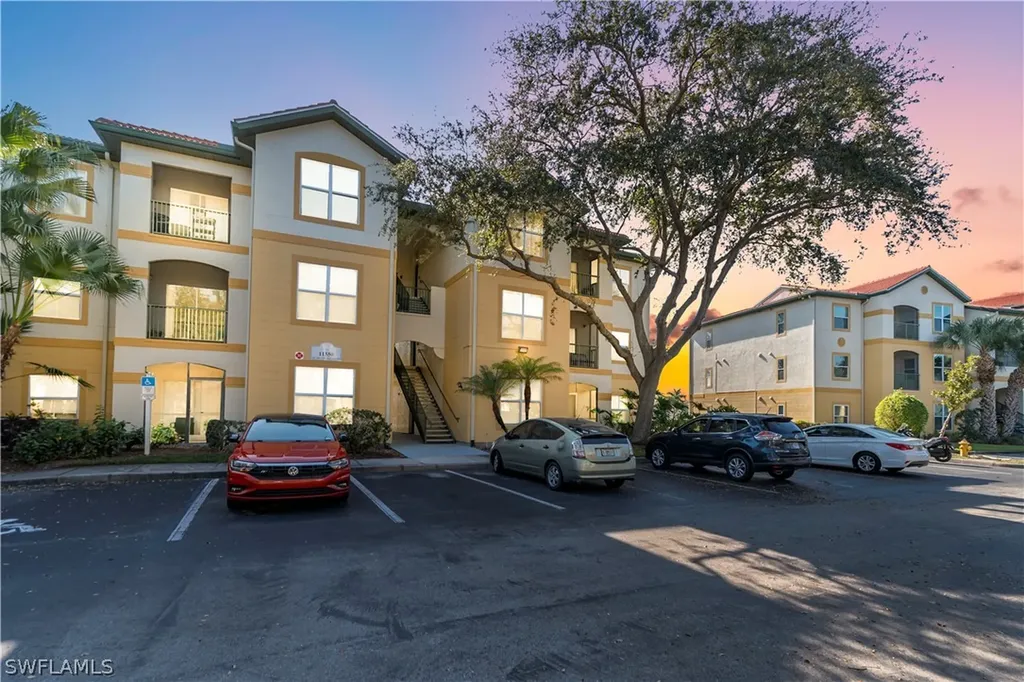 11550 Villa Grand Fort Myers FL 33913