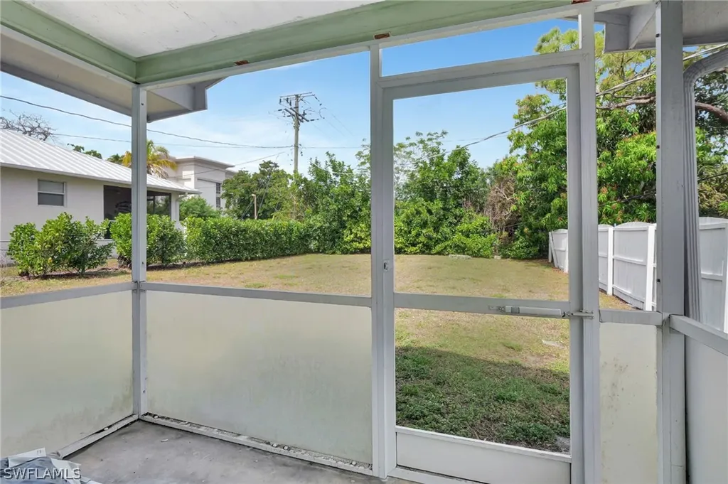 1009 Ridge Street Naples FL 34103