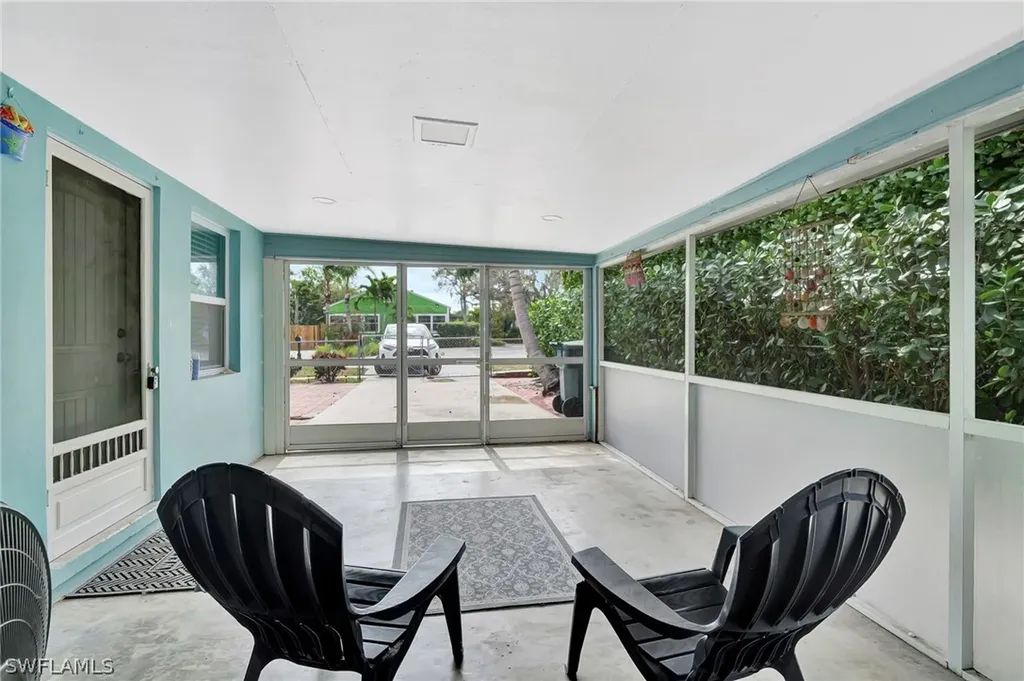 1009 Ridge Street Naples FL 34103