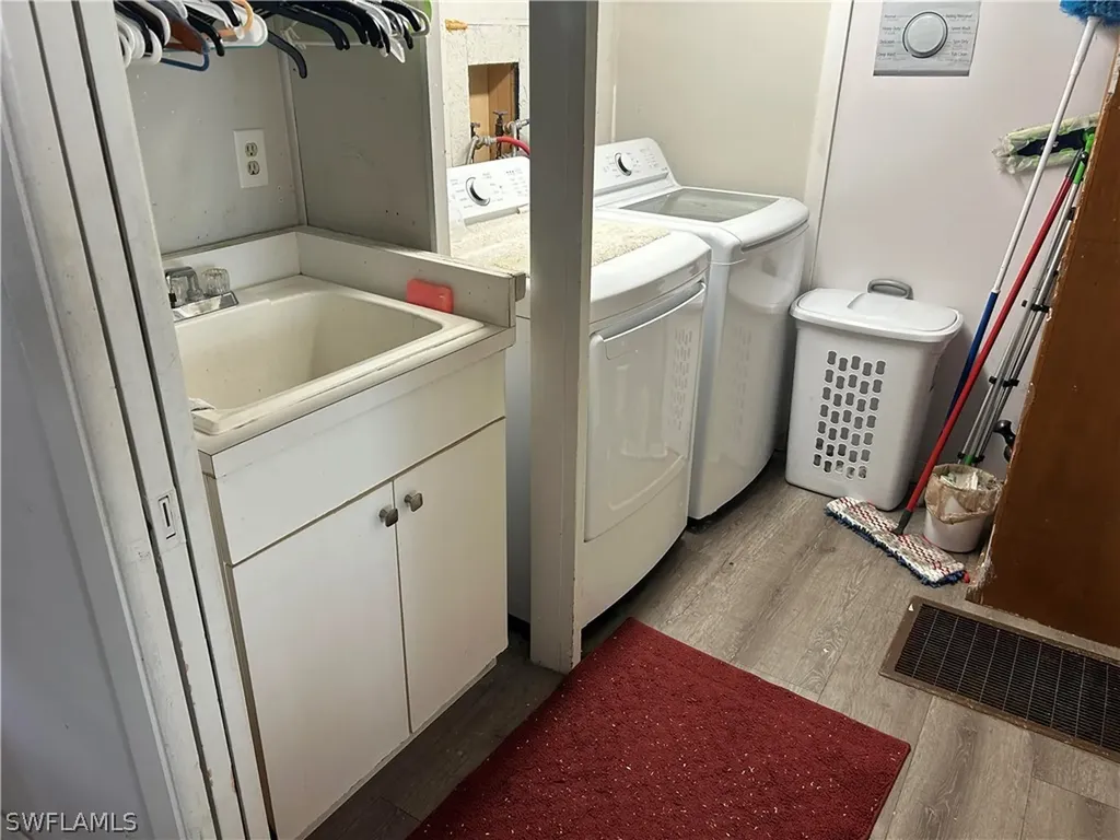 181 Pine Key Lane Naples FL 34114