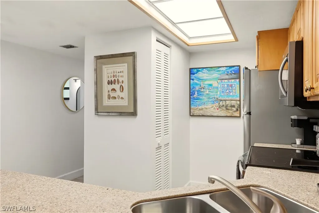 600 Neapolitan Way Naples FL 34103