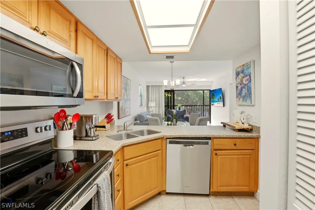 600 Neapolitan Way Naples FL 34103