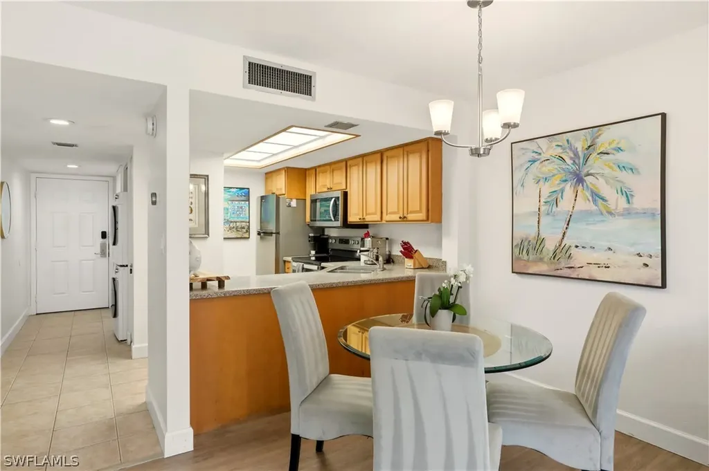600 Neapolitan Way Naples FL 34103