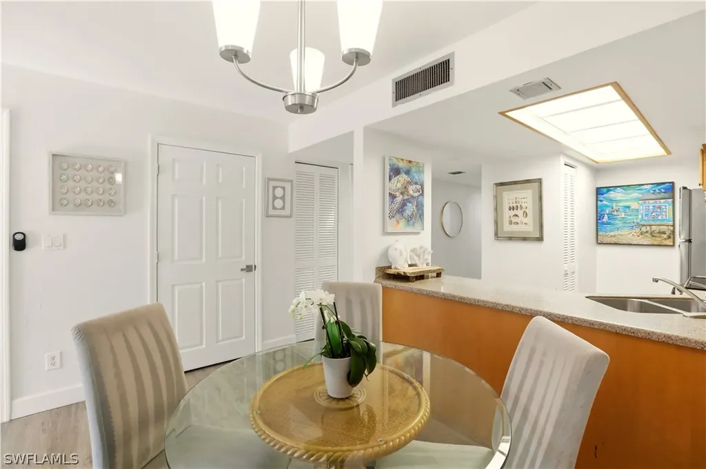 600 Neapolitan Way Naples FL 34103