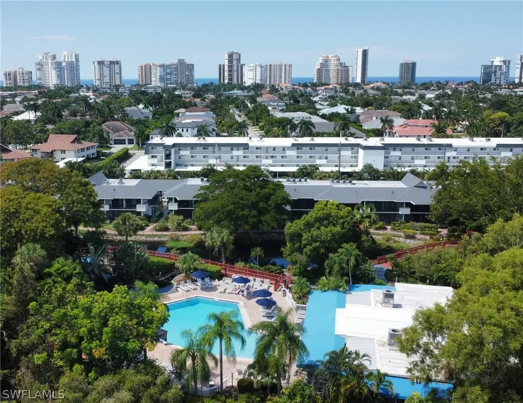 600 Neapolitan Way Naples FL 34103