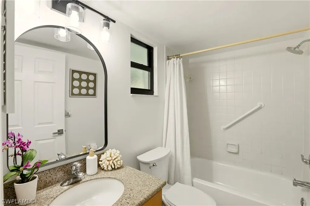 600 Neapolitan Way Naples FL 34103