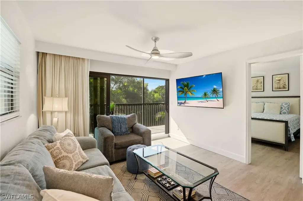 600 Neapolitan Way Naples FL 34103