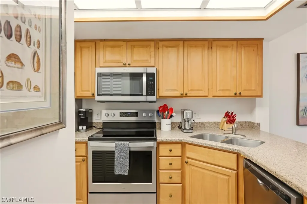 600 Neapolitan Way Naples FL 34103