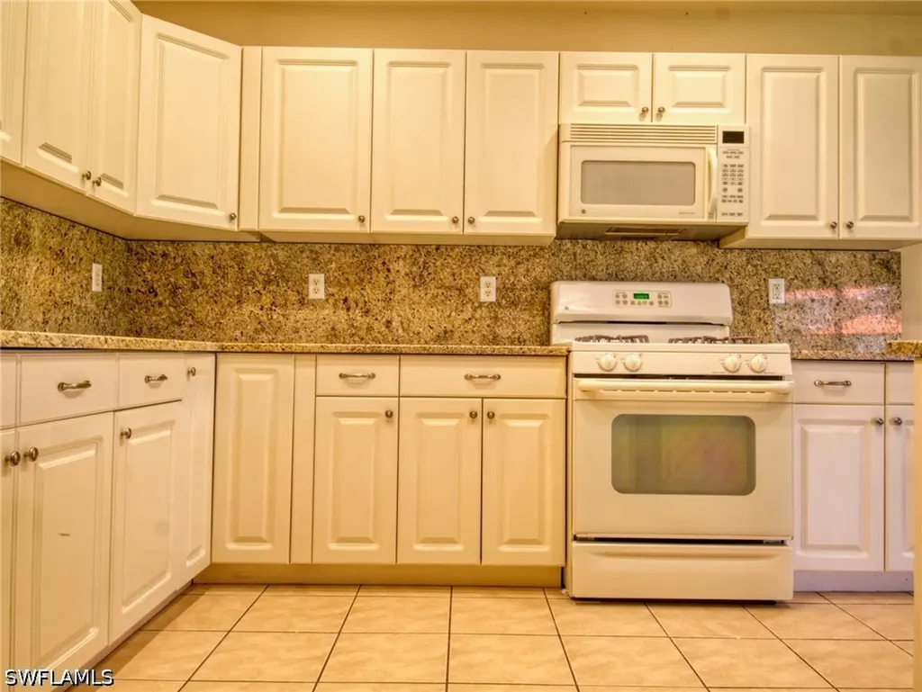 9071 Astonia Way Estero FL 33967