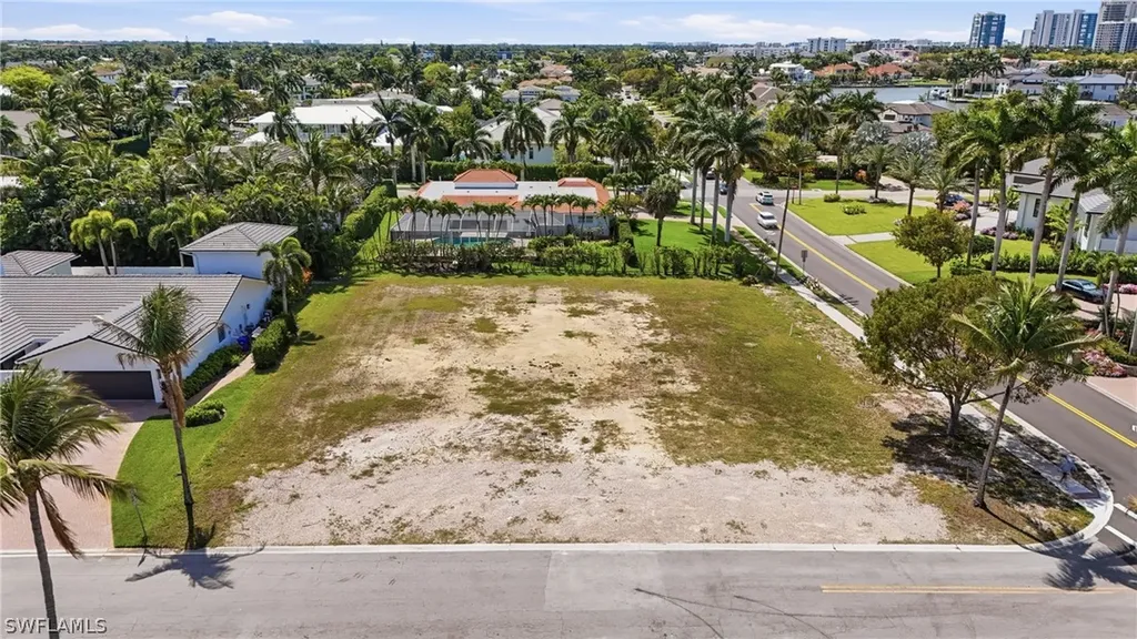 504 Parkwood Lane Naples FL 34103