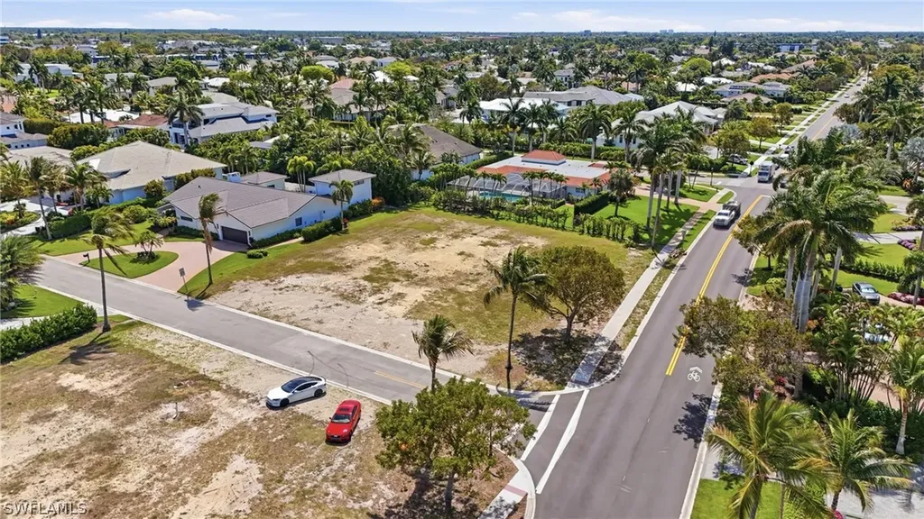 504 Parkwood Lane Naples FL 34103