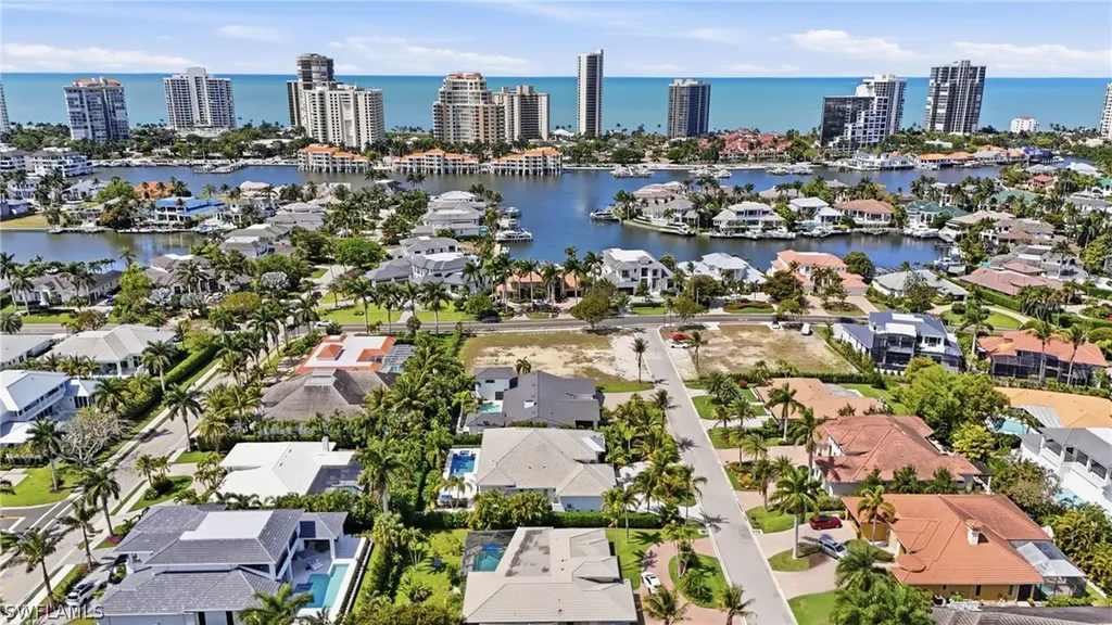 504 Parkwood Lane Naples FL 34103