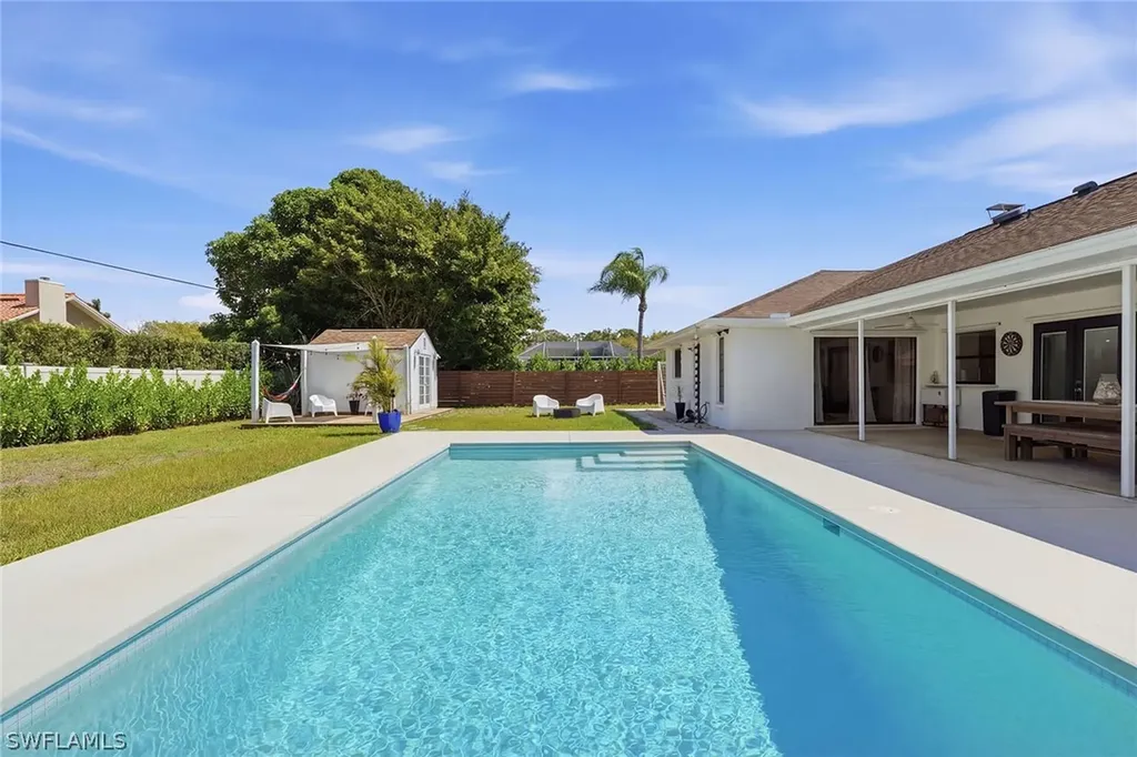 157 Willoughby Drive Naples FL 34110