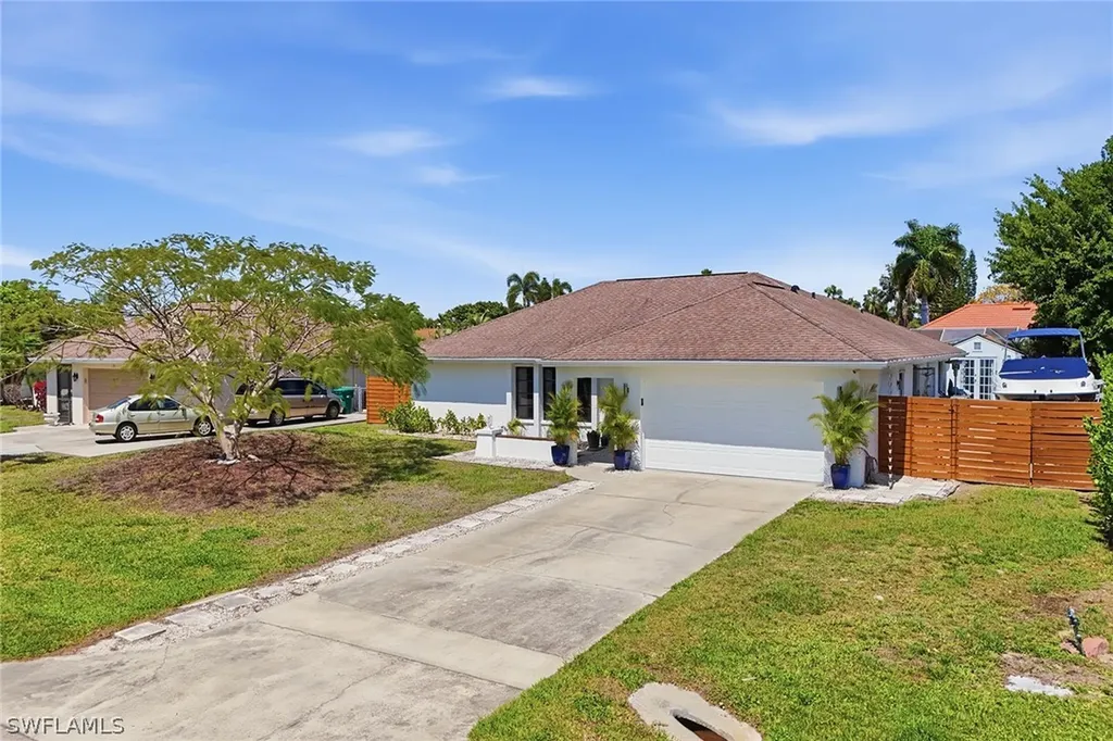 157 Willoughby Drive Naples FL 34110