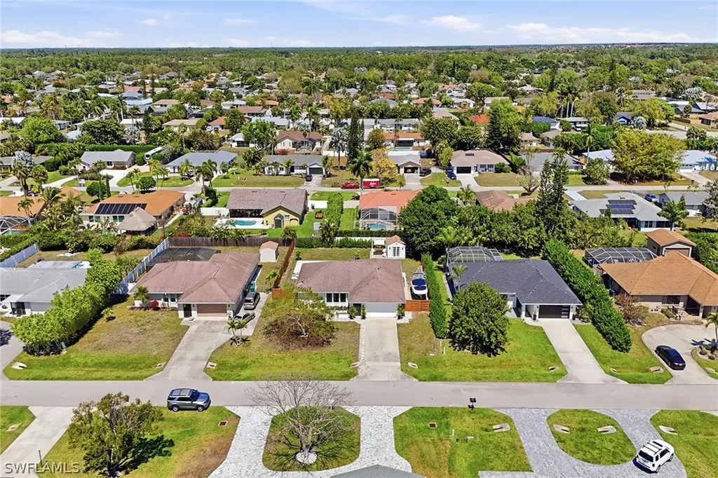157 Willoughby Drive Naples FL 34110