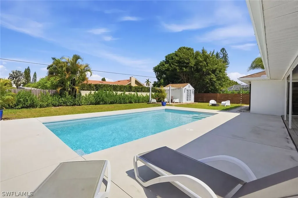 157 Willoughby Drive Naples FL 34110