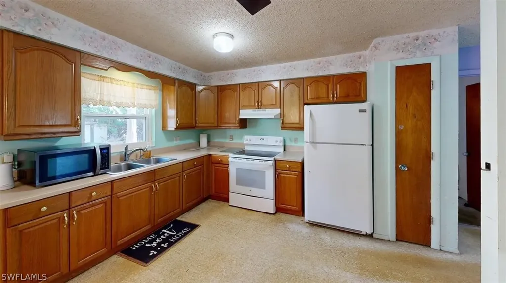 3501 White Boulevard Naples FL 34117