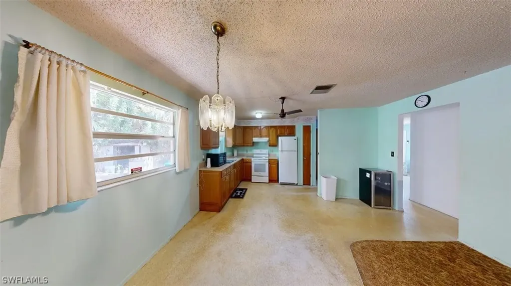 3501 White Boulevard Naples FL 34117