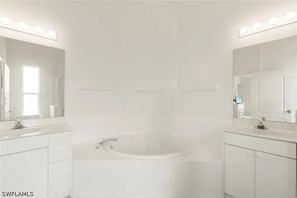 285 Cays Drive Naples FL 34114