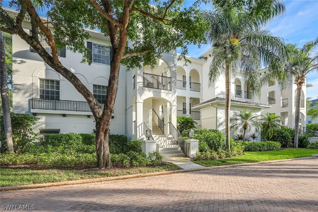 831 Sailaway Lane Naples FL 34108