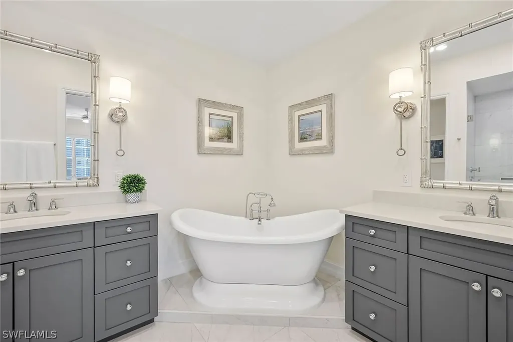 831 Sailaway Lane Naples FL 34108