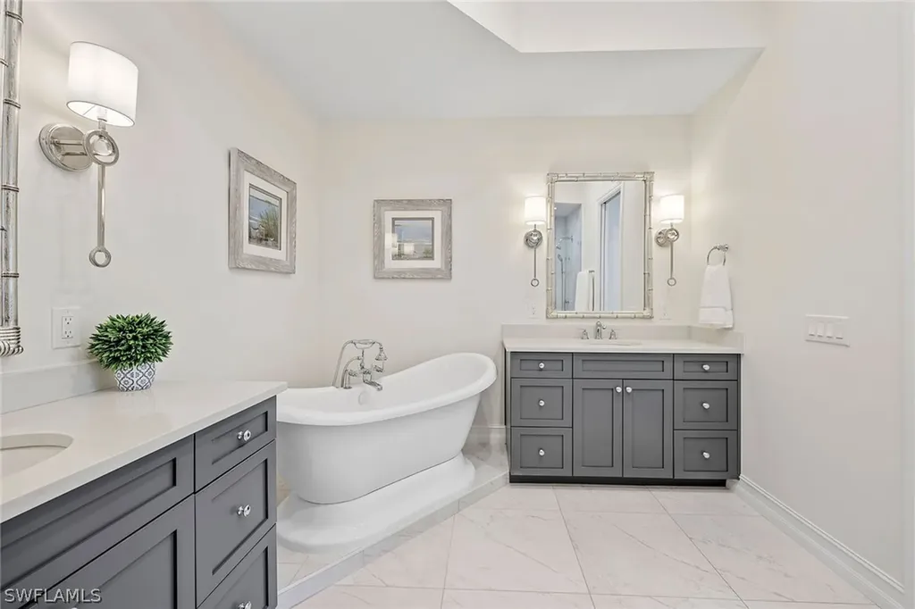 831 Sailaway Lane Naples FL 34108
