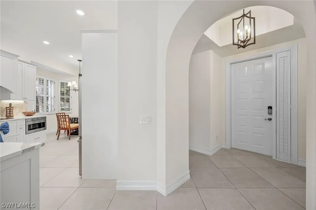 831 Sailaway Lane Naples FL 34108