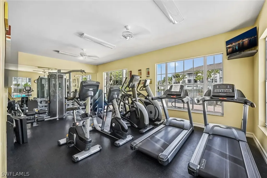 831 Sailaway Lane Naples FL 34108