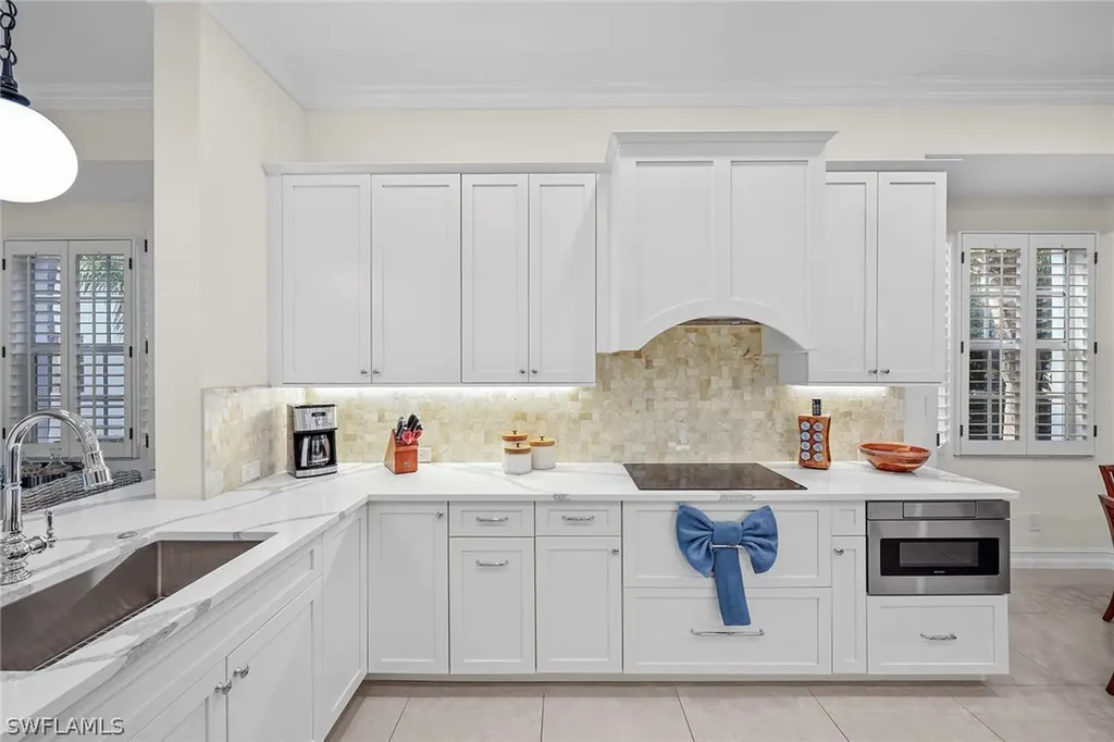 831 Sailaway Lane Naples FL 34108