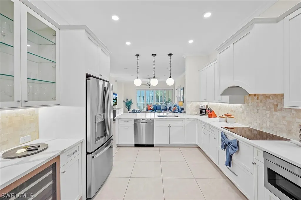 831 Sailaway Lane Naples FL 34108