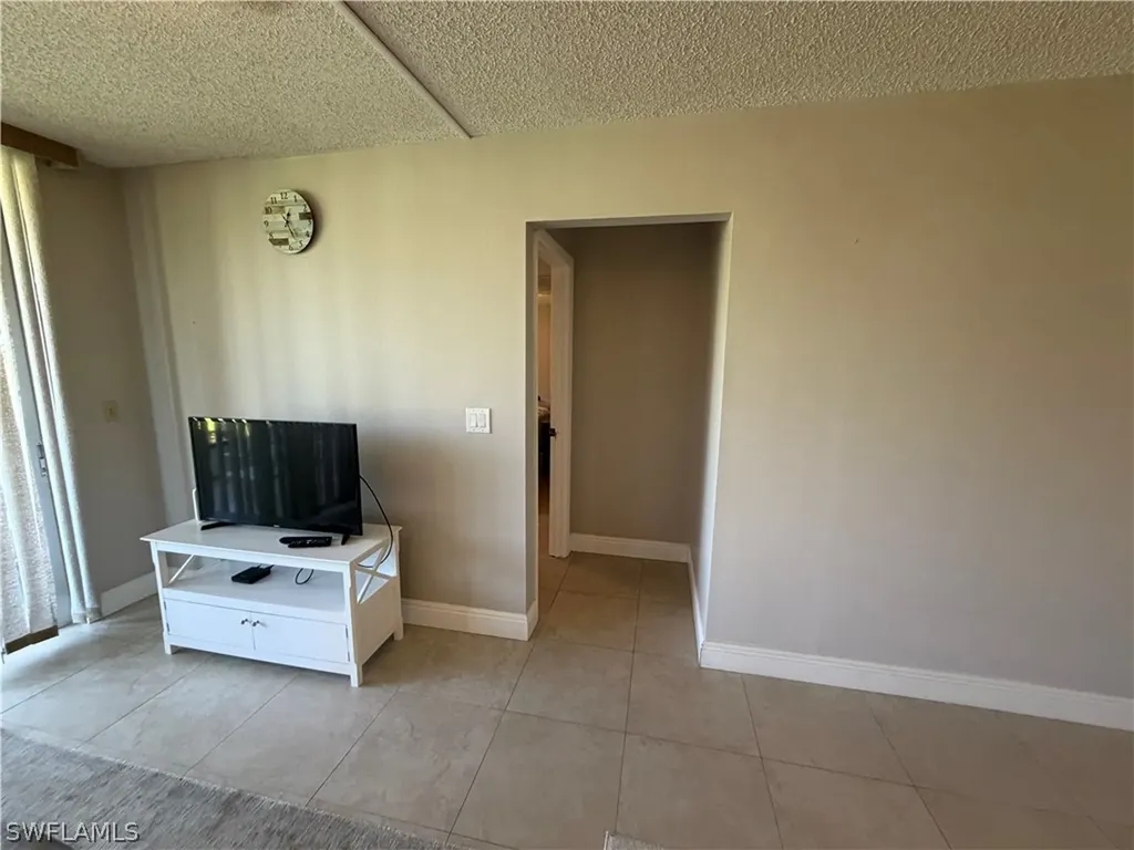 1085 Forest Lakes Drive Naples FL 34105