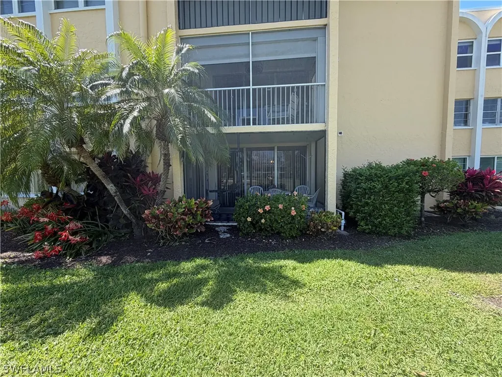 1085 Forest Lakes Drive Naples FL 34105