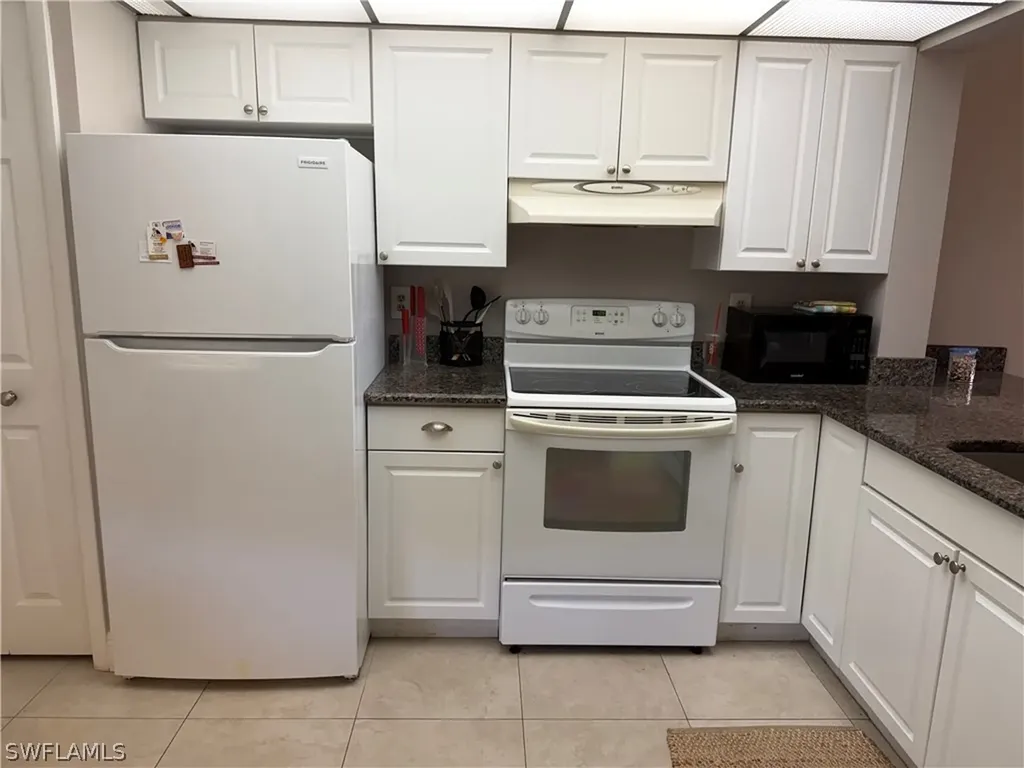 1085 Forest Lakes Drive Naples FL 34105