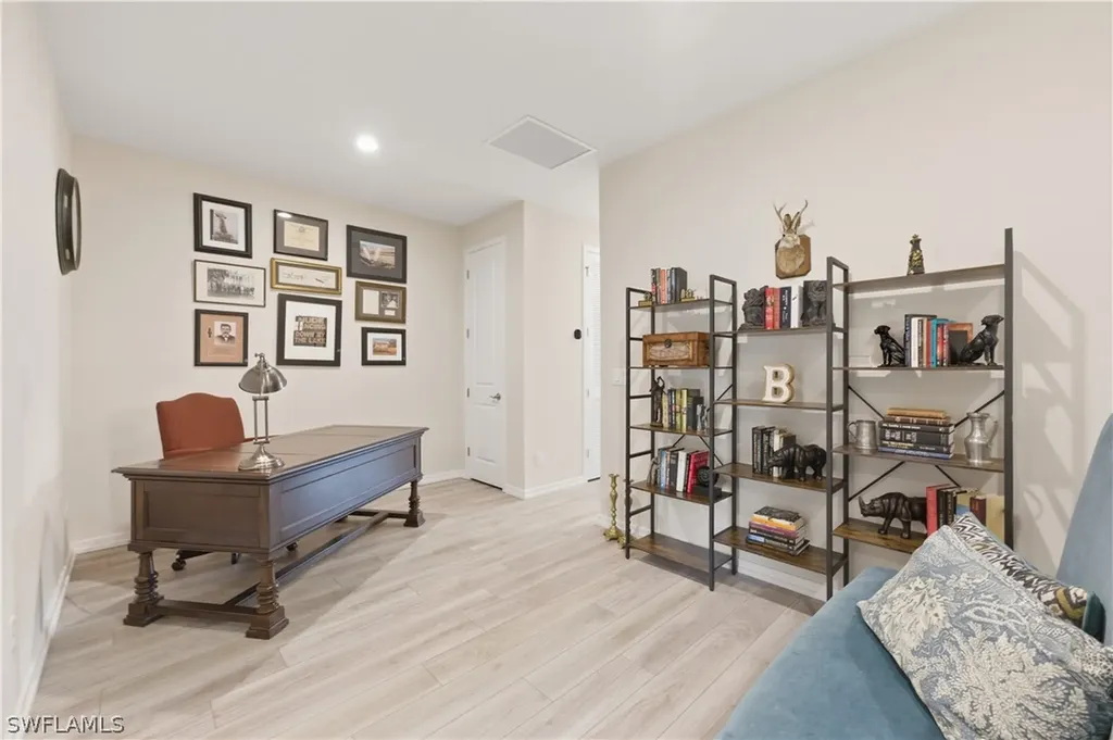 13017 Pembroke Drive Naples FL 34105