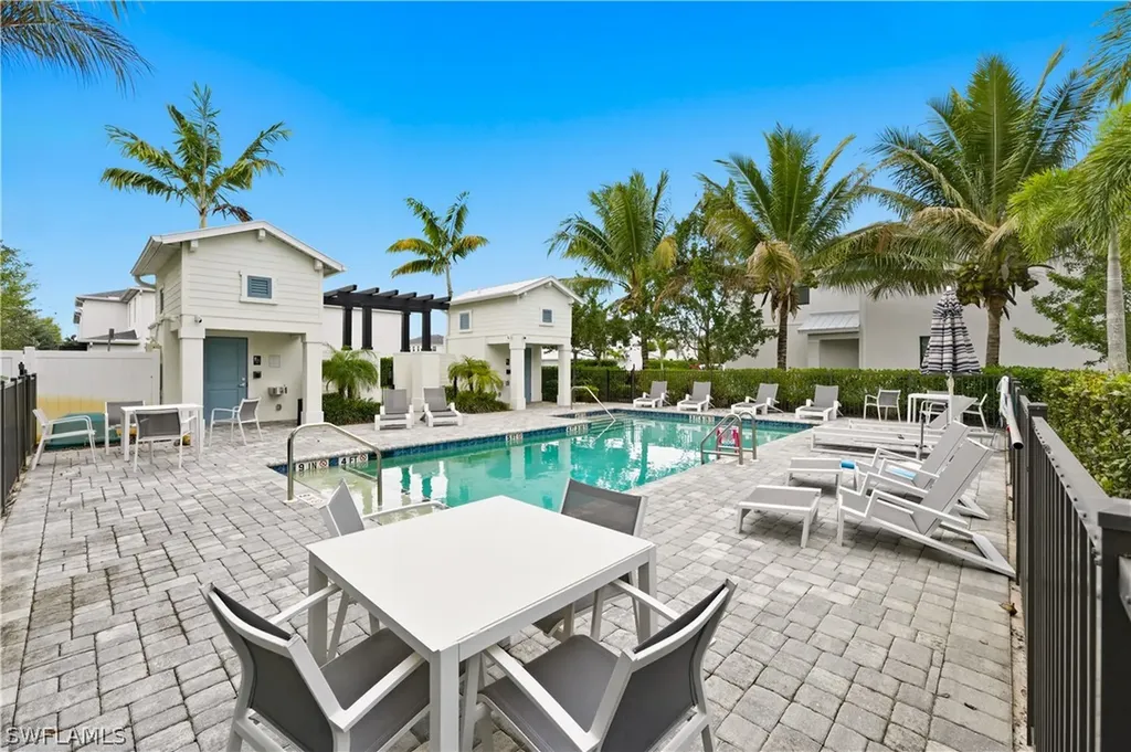 13017 Pembroke Drive Naples FL 34105