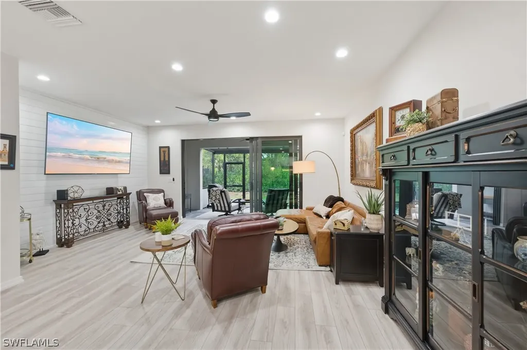 13017 Pembroke Drive Naples FL 34105