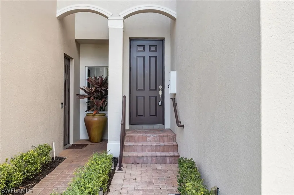6510 Monterey Point Naples FL 34105