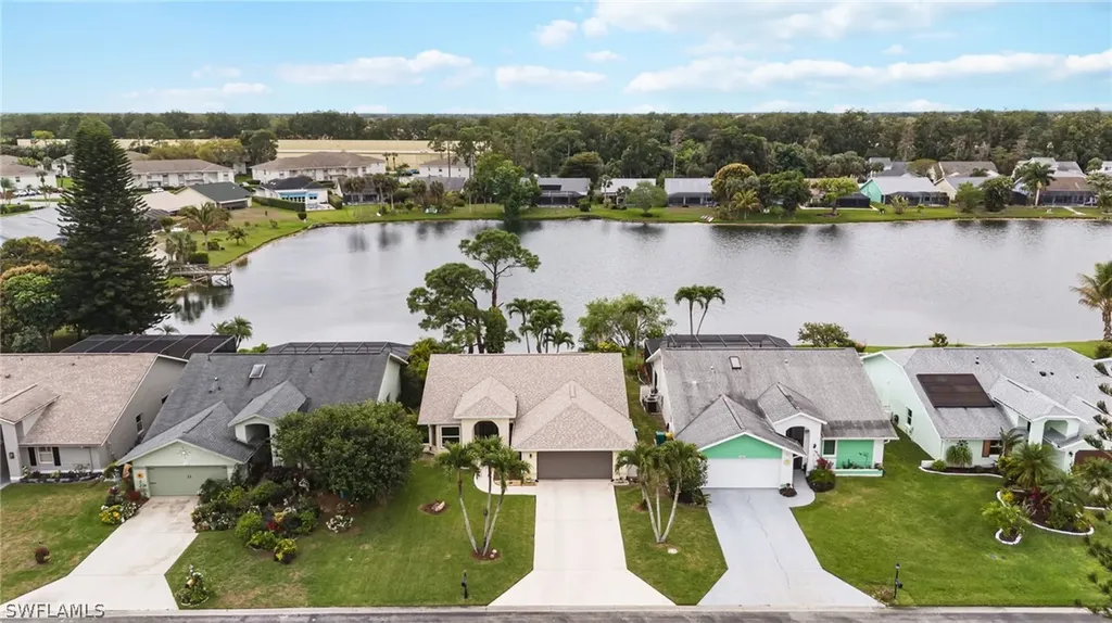 1324 Monarch Circle Naples FL 34116