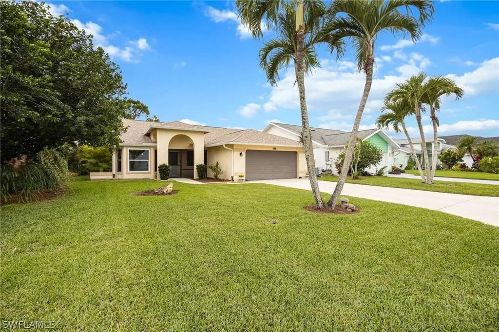 1324 Monarch Circle Naples FL 34116