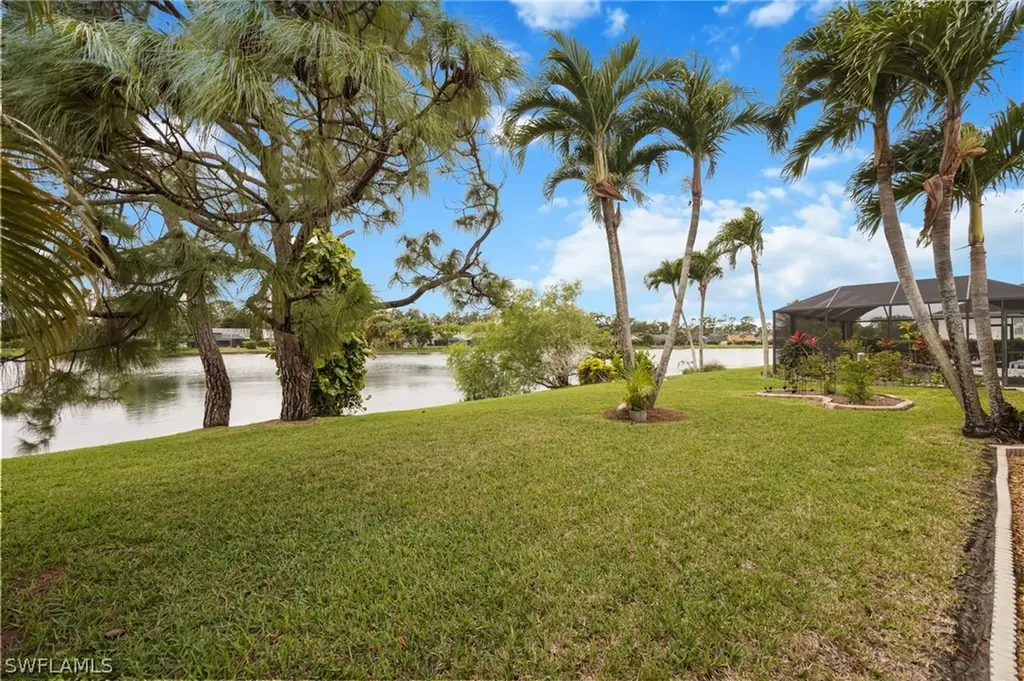 1324 Monarch Circle Naples FL 34116