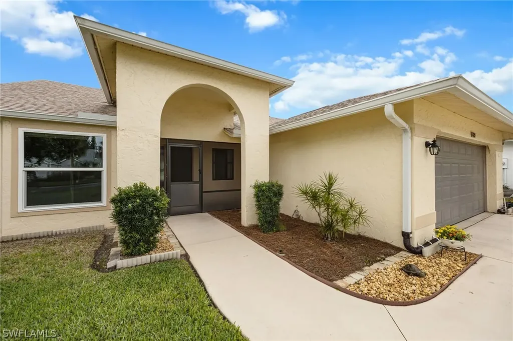 1324 Monarch Circle Naples FL 34116