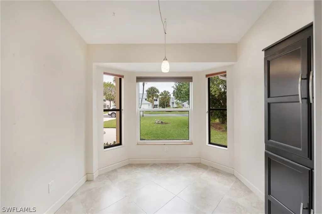 1324 Monarch Circle Naples FL 34116