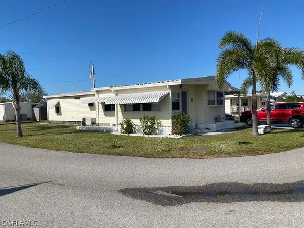 2727 Indianwood Drive North Fort Myers FL 33917
