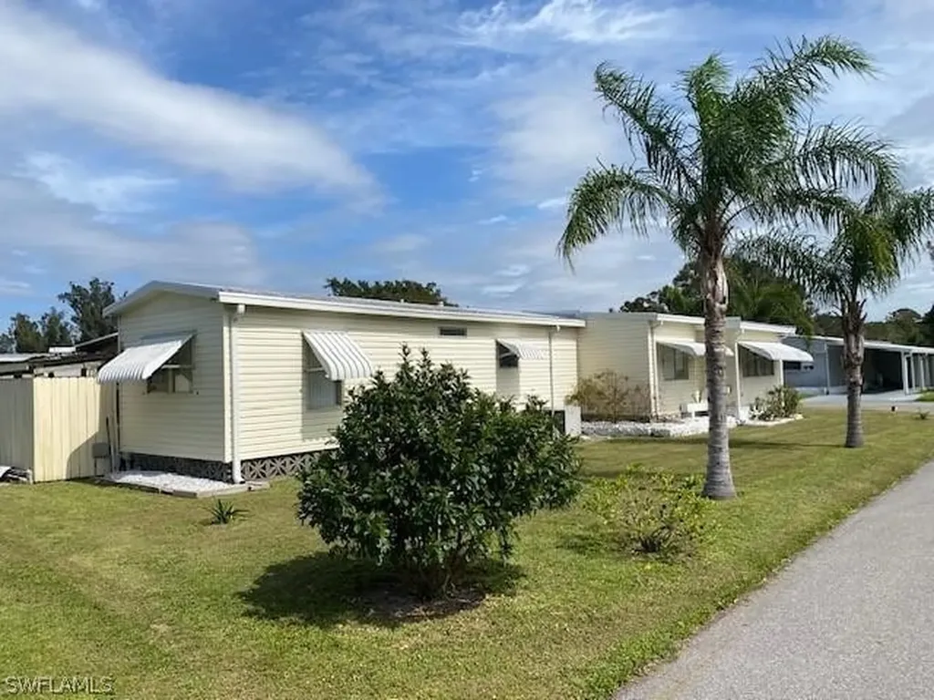 2727 Indianwood Drive North Fort Myers FL 33917